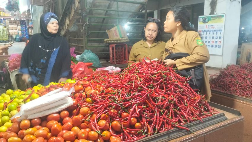 Pasokan Cabai Merah ke Medan Melonjak, Harga Turun dan Petani Terancam Rugi