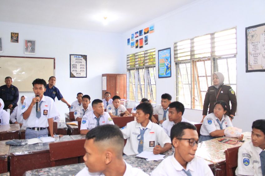 Seksi Penkum Kejati Sumut Penyuluhan Hukum di SMA Negeri 2 Percut Sei Tuan