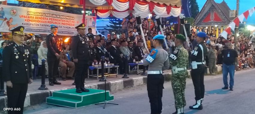 Ribuan Warga Meriahkan Taptu dan Pawai Obor HUT ke-81 RI di Tarutung