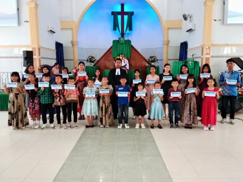 HKBP Sirantau Berikan Apresiasi kepada Siswa Berprestasi, Dorong Semangat Belajar Anak Jemaat