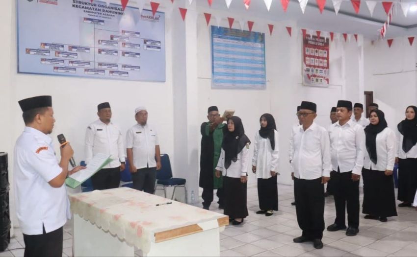 Camat Rahuning Lantik Anggota BPD Desa Rahuning, Rahuning II dan Batuanam