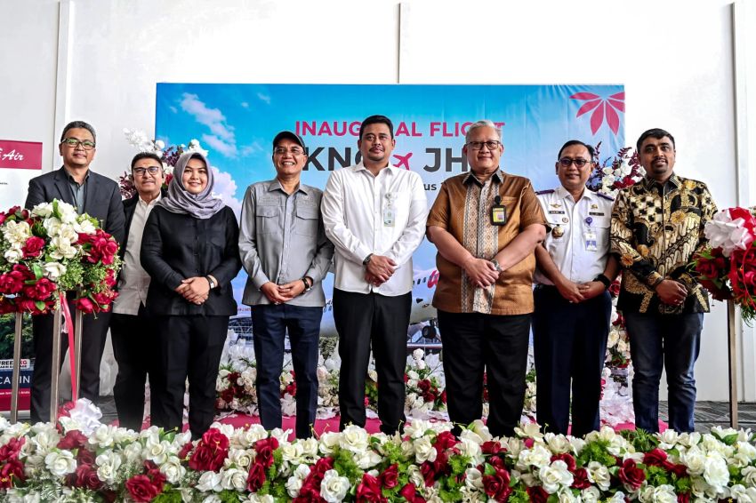 Bobby Nasution Resmikan Penerbangan Perdana Wings Air Kualanamu&ndash;Mandailing Natal