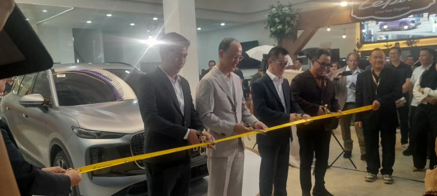LEPAS Resmikan Dealer Pertama di Medan, Perkuat Ekspansi NEV di Sumatera