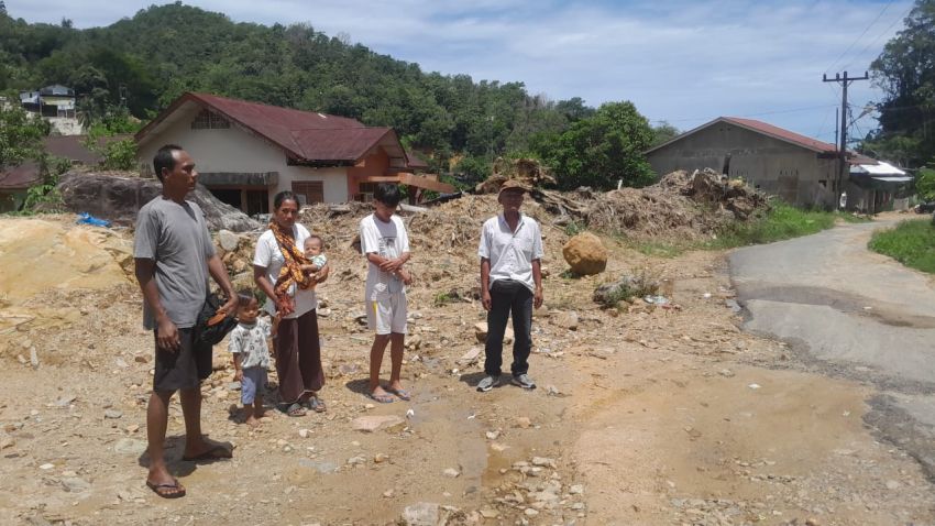 Tanah Kelahiran Tokoh Masyarakat DR GM Panggabean di Sibolga Julu Masih Dipenuhi Material Sisa Bencana Tahun 2025