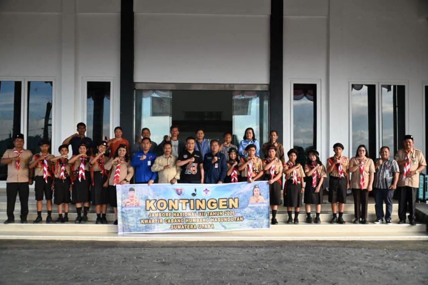 Bupati Berangkatkan Kontingen Pramuka Humbahas Menuju Jamnas XII 2026