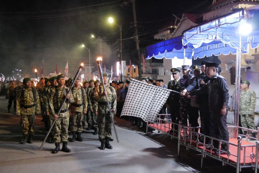 Wali Kota Tanjungbalai Lepas Peserta Pawai Obor HUT ke 81 RI
