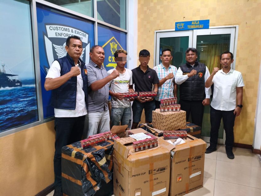 Polres Pematangsiantar Serahkan 4.800 Bungkus Rokok Ilegal dan 2 Terduga Pelaku ke Bea Cukai