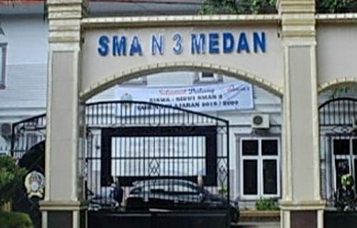 SMAN 3 Medan Pulangkan 2 Siswa Kepada Orangtuanya Sesuai Tatib Sekolah