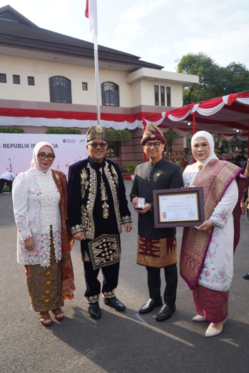 HUT ke-81 RI, PTPN IV Regional I Beri Penghargaan kepada 813 Karyawan