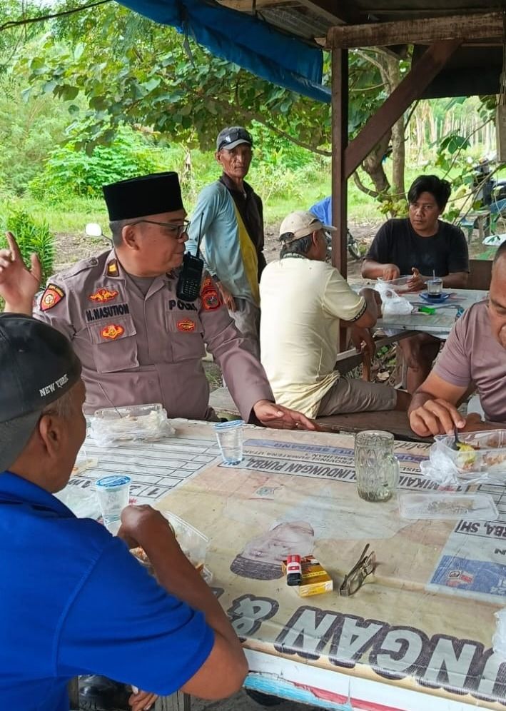 Jumat Barokah, Polsek Sunggal Makan Siang Bersama Warga
