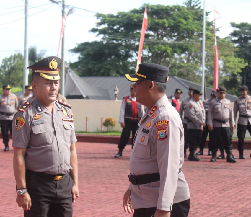Kompol Suit Purba Dasuha Terima Kenaikan Pangkat Pengabdian di Polres Simalungun
