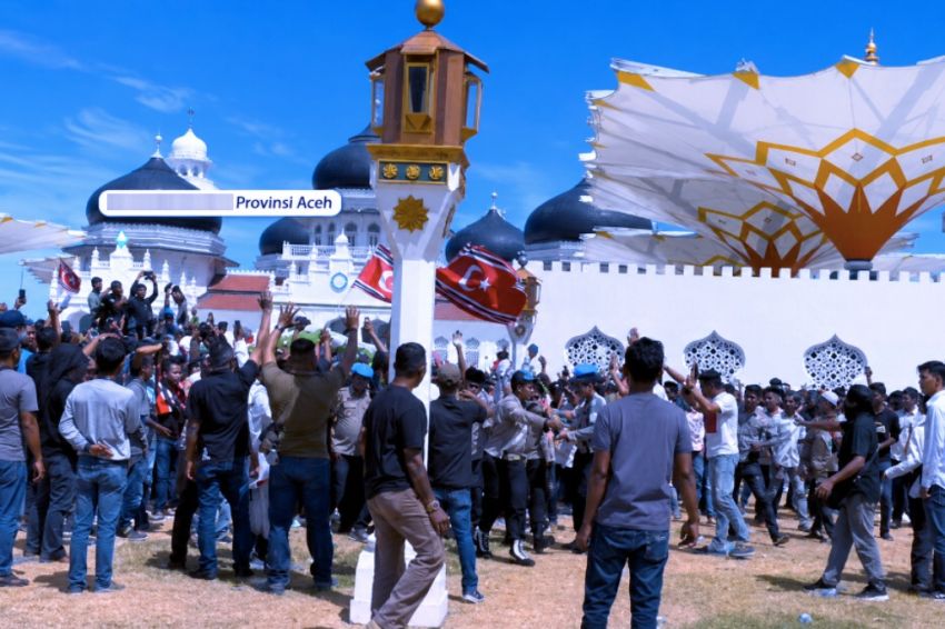 Peringatan Hari Damai Aceh Berujung Ricuh, Massa Zikir Akbar Kibarkan Bendera Bulan Bintang