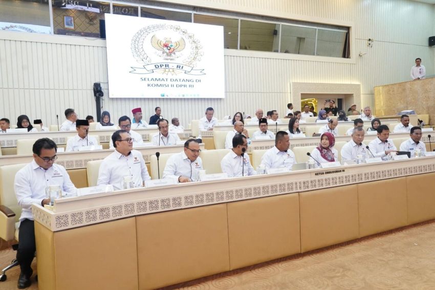 Ombudsman RI Paparkan Capaian Kinerja Pengawasan Pelayanan Publik di Hadapan Komisi II DPR