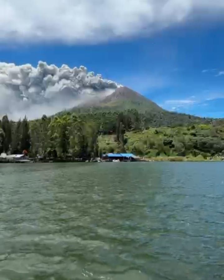DPRD SU Imbau Masyarakat di Kabupaten Karo Tetap Waspada Terhadap Erupsi Sinabung