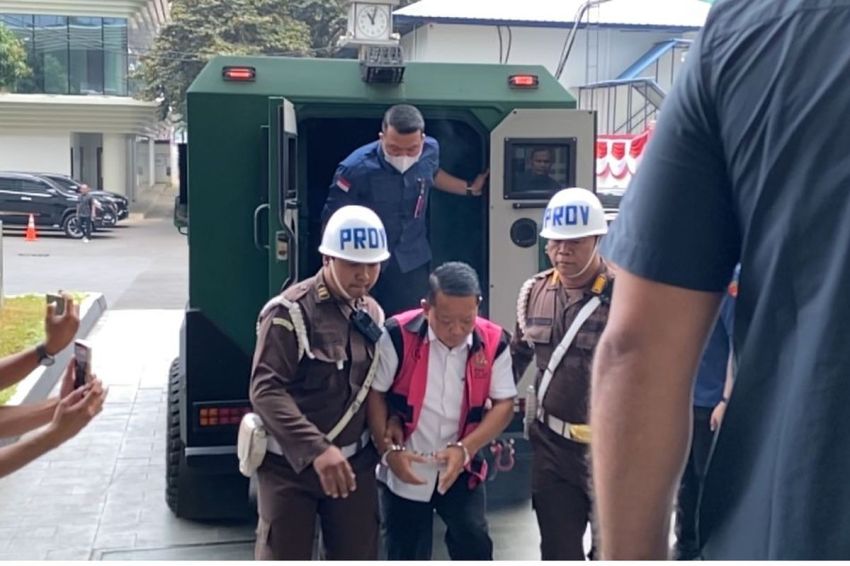 Mantan Jampidsus Febrie Diperiksa di Kejagung Terkait Pencucian Uang