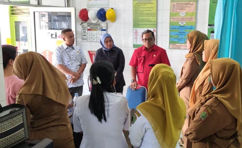 Wakil Ketua DPRD Labura Bersama Ketua Komisi C Kunjungi Puskesmas Aekkanopan