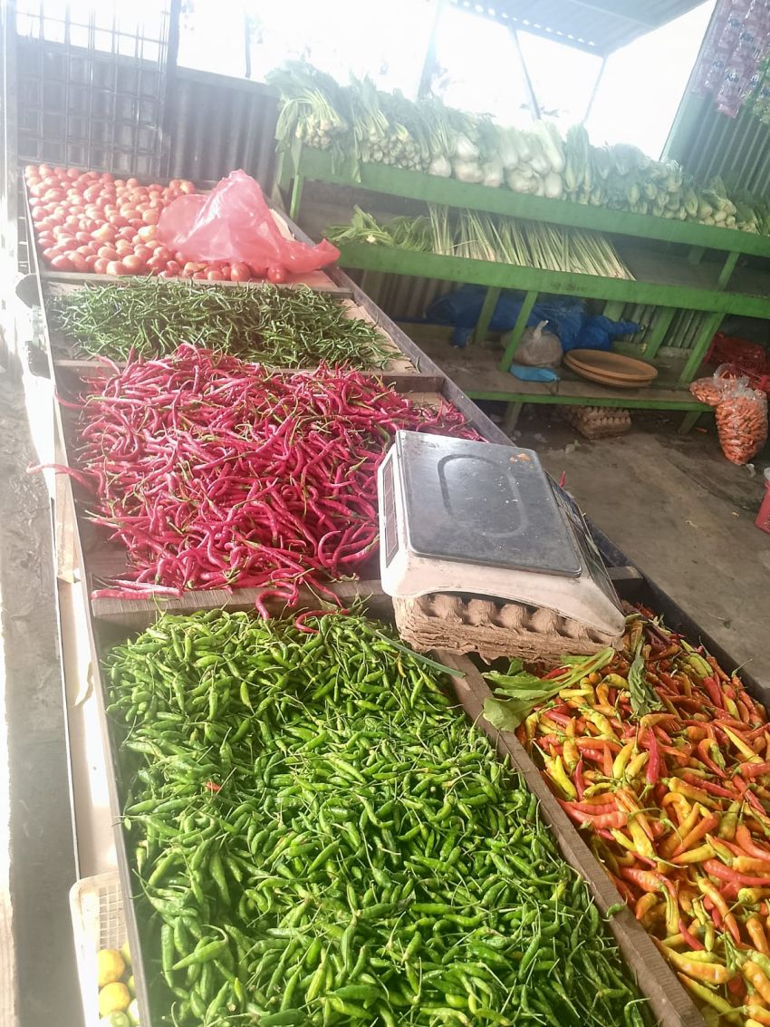 &lrm;Harga Sayur Stabil, Cabe Merah Meroket