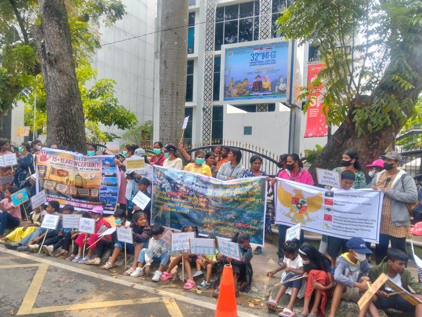 Ratusan Pengungsi Rohingya Unjuk Rasa di DPRD SU Tuntut Kepastian Masa Depan