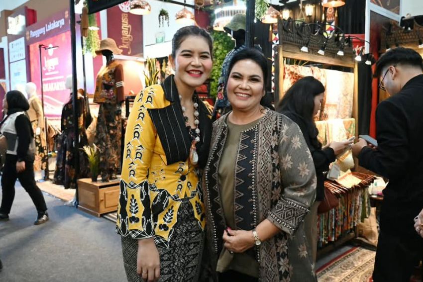 Hadiri Pameran KRIYANUSA, Rismawaty Sitorus Dorong Produk Tapteng Berdaya Saing Global
