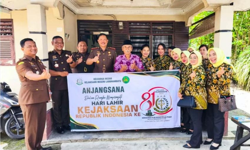 Peringati Hari Lahir Kejaksaan, Kejari Labuhanbatu Anjangsana ke Rumah-rumah Pensiunan