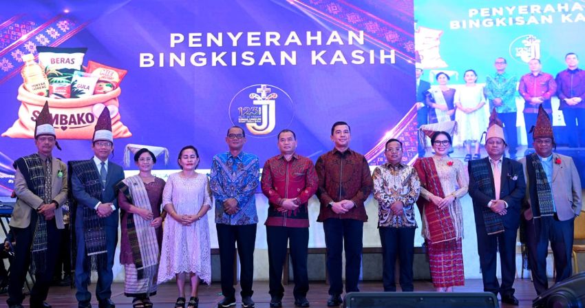 Pesta Olob-Olob 123 Tahun Injil di Simalungun, Timur Tumanggor: Perkuat Semangat Gotong Royong dan Kepedulian Sosial