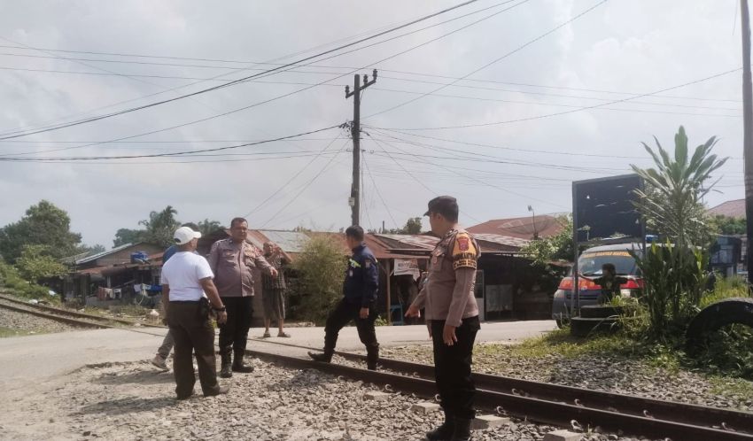 Karyawan PT KAI Disambar Kereta di Perlintasan Jalan Tambun Timur
