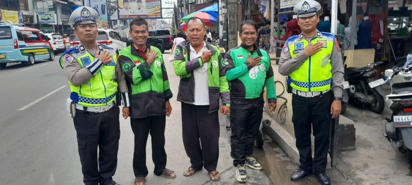 Sat Lantas Polres Siantar Edukasi Pengemudi Ojol