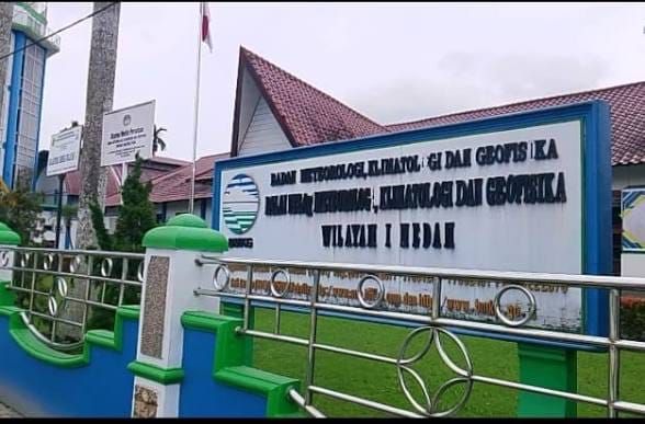 Asap Selimuti Sumut, Jarak Pandang Turun hingga 500 Meter