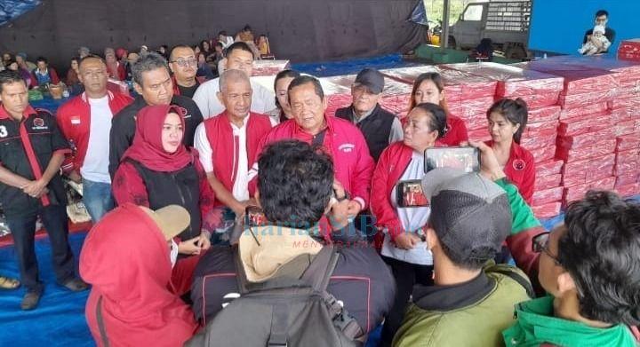 PDI Perjuangan Sumut Salurkan Bantuan untuk Pengungsi Sinabung