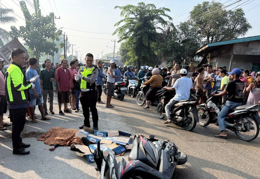Hindari Jalan Berlubang, Pengendara Motor di Pagarmerbau Tewas Terlindas Dump Truk