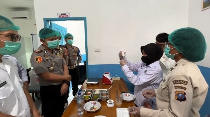 Kapolres Tapteng Awasi Produksi MBG Yayasan Kemala Bhayangkari