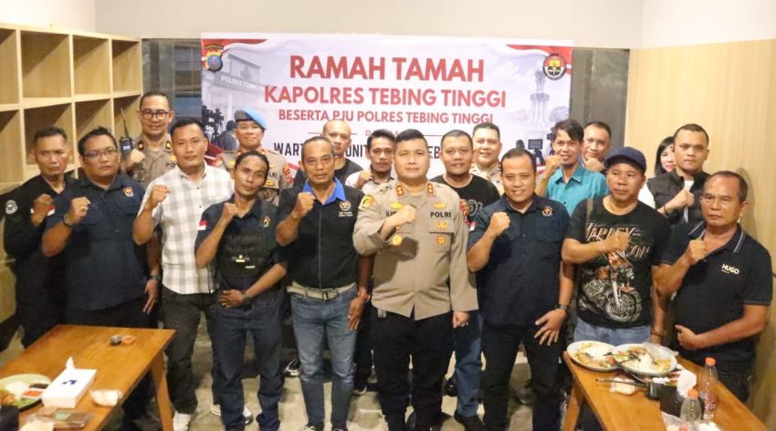 Sehari Menjabat Kapolres Tebingtinggi, AKBP Hotmartua Ambarita Ramah Tamah dengan Wartawan