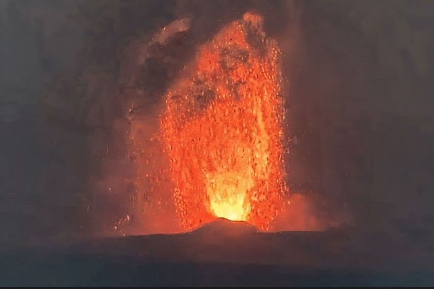 Abu Vulkanik Anak Krakatau Masih Menyebar ke 4 Wilayah, Capai Ketinggian 15,2 Km