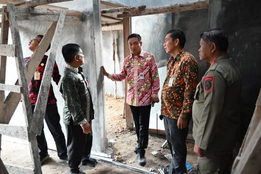Bupati Humbahas Tinjau Pembangunan Rumah Dinas Danramil Doloksanggul