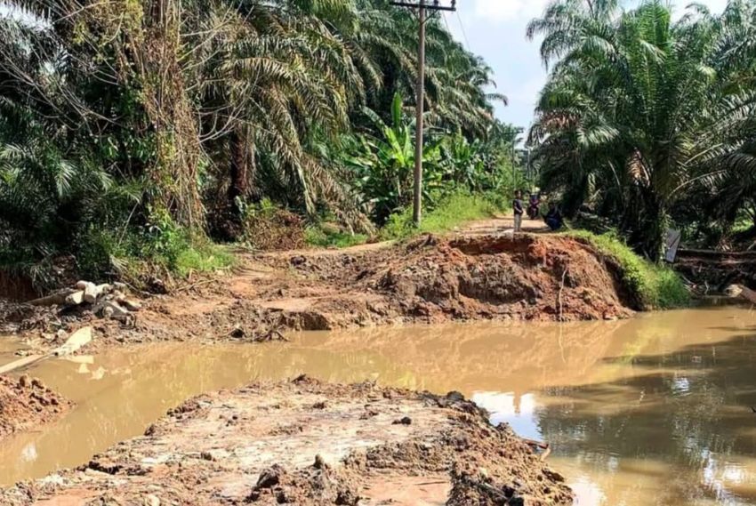 Pembangunan Jembatan Penghubung Desa Sukarame dengan Aek Kanopan Timur Berbiaya Rp 631 Juta Lebih Mulai Dikerjakan