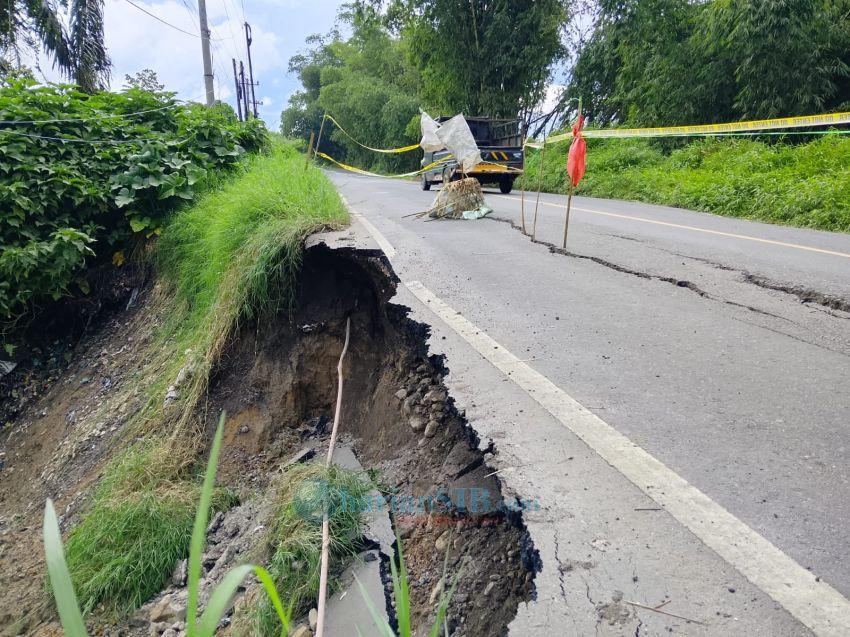 Jalan Nasional di Harangan Gotting Simalungun Terancam Putus
