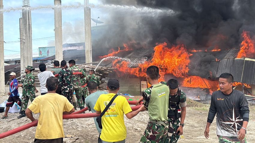 Lima Ruko di Pasar Manduamas Terbakar