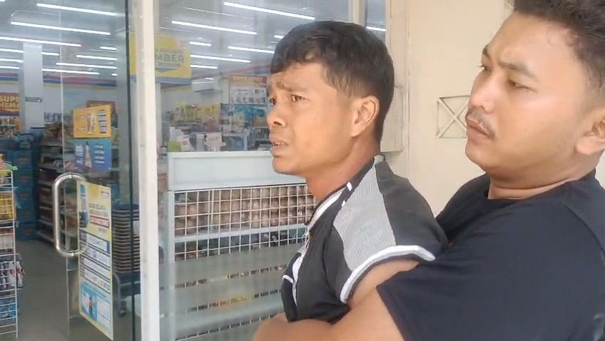 Dengar Teriakan Maling, Security Gagalkan Aksi Pria Bakar Rak Indomaret