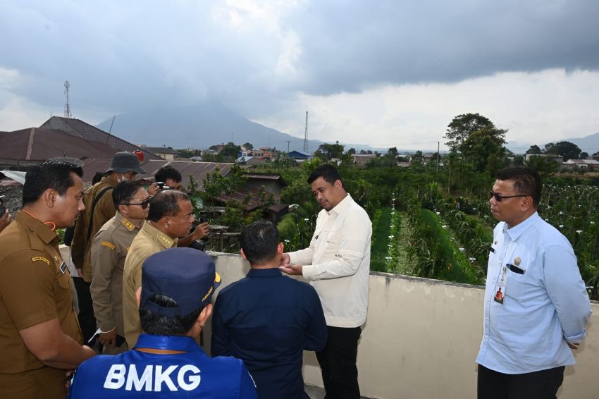 Bobby Instruksikan Evakuasi Warga Zona Bahaya Sinabung