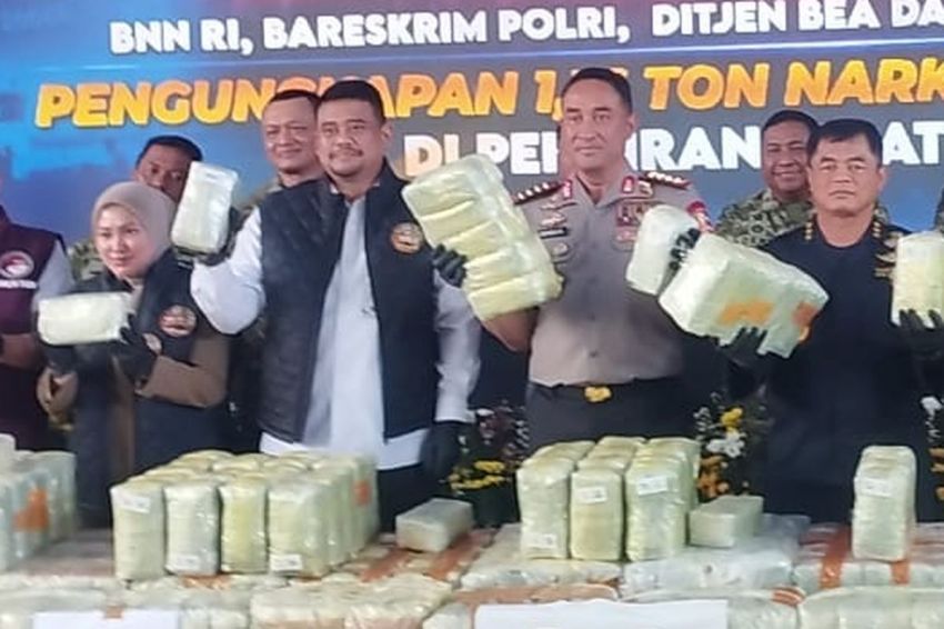 Kapolri Ungkap Identitas 8 Tersangka Penyelundupan 1,16 Ton Ketamine
