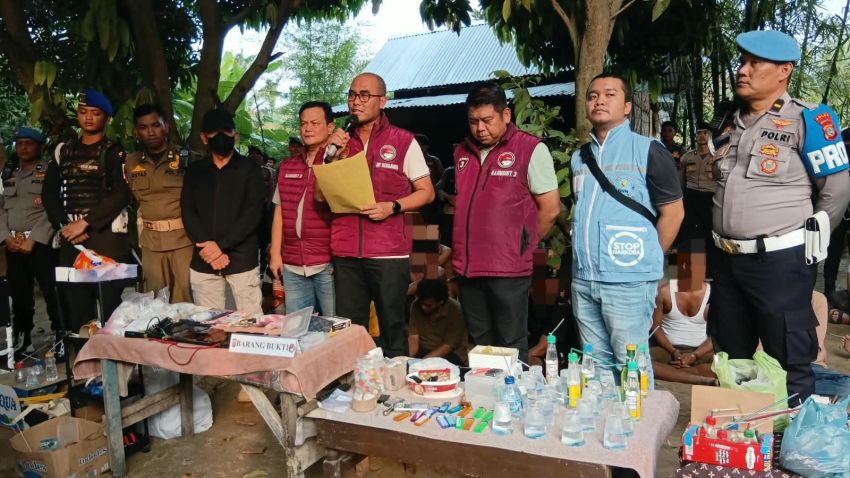 Polda Sumut Gerebek Sarang Narkoba di Percut Sei Tuan, 27 Orang Positif Narkoba dan 2 Diduga Pengedar Ditangkap