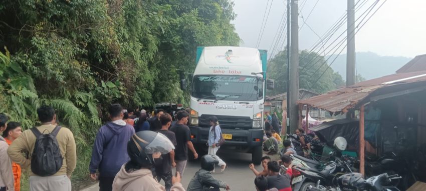 Niat Mengajar, Seorang Guru di Tapteng Terlindas Truk