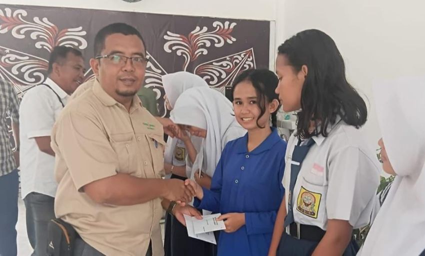 400 Pelajar dan Mahasiswa Terima Beasiswa dari PT Socfindo Aek Pamienke