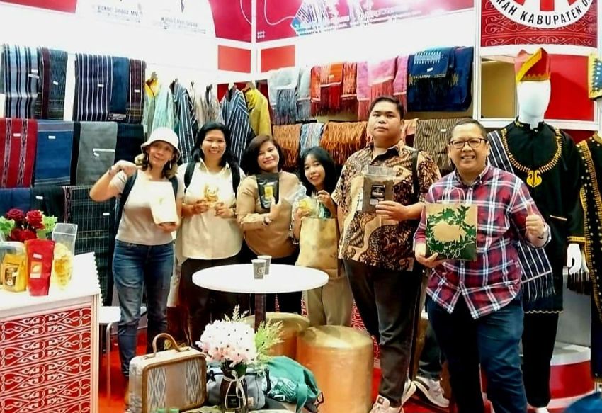 Kopi Sinaok dan Produk UMKM Binaan PT DPM Dipamerkan di Inacraft Jakarta