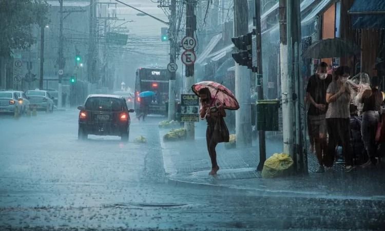 BMKG Peringatkan Cuaca Ekstrem di Sumut 23-25 Oktober, Waspada Banjir dan Longsor