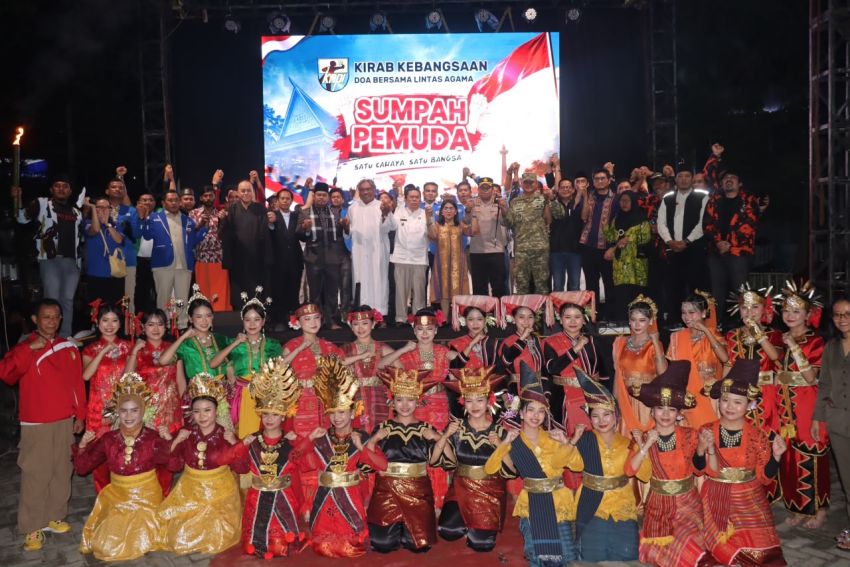 Satu Cahaya Satu Bangsa, Wali Kota Wesly Pimpin Ikrar Pemuda di Lapangan Adam Malik
