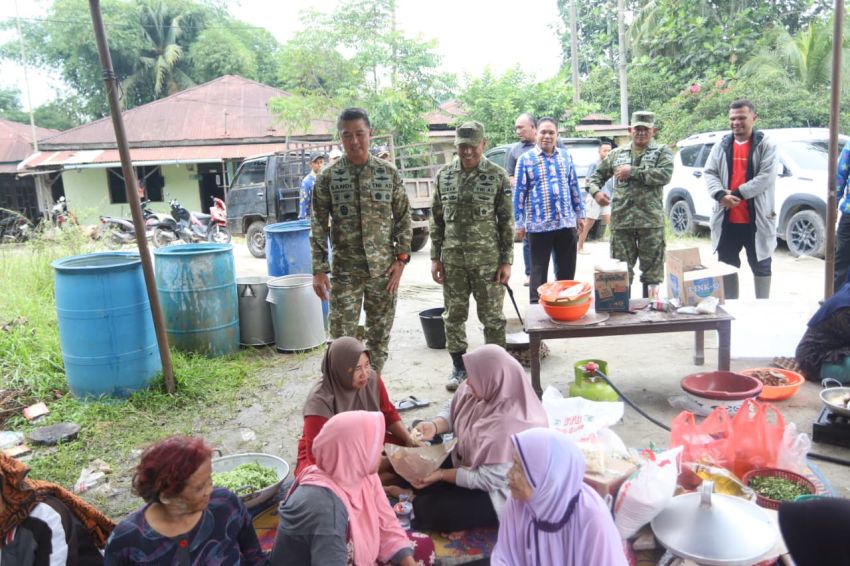 Tinjau Banjir di Galang, Danrem 022/PT: TNI Hadir Untuk Rakyat