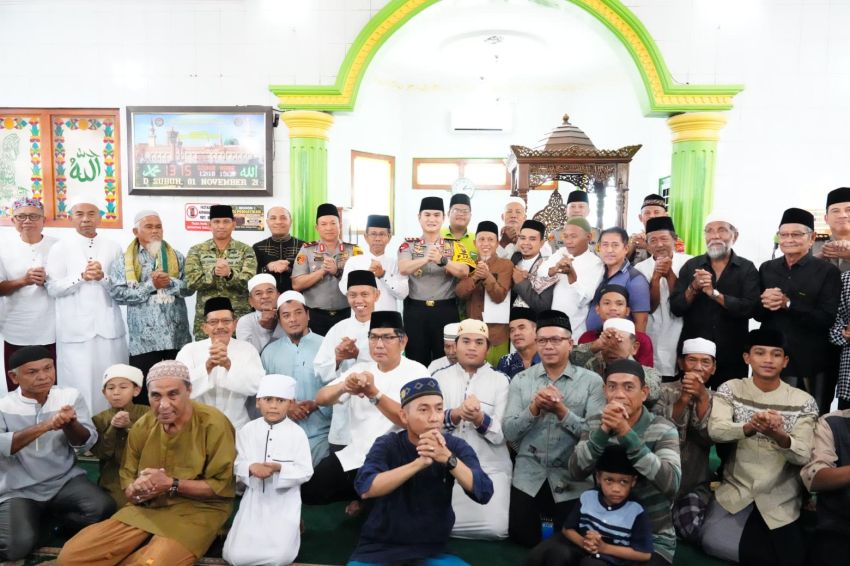 Jumat Keliling di Medan Denai, Kapolda Sumut: Jaga Persatuan, Perangi Narkoba Bersama
