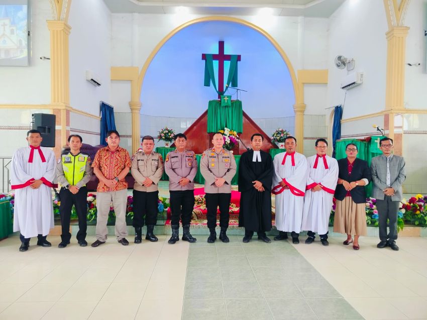 Kabag Ops Polres Tanjungbalai Ajak Jemaat Gereja Saling Mengasihi dan Tebar Kenaikan