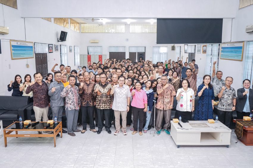 Rektor UMI Apresiasi Sofyan Tan Perjuangkan Pendidikan Mahasiswa Kurang Mampu